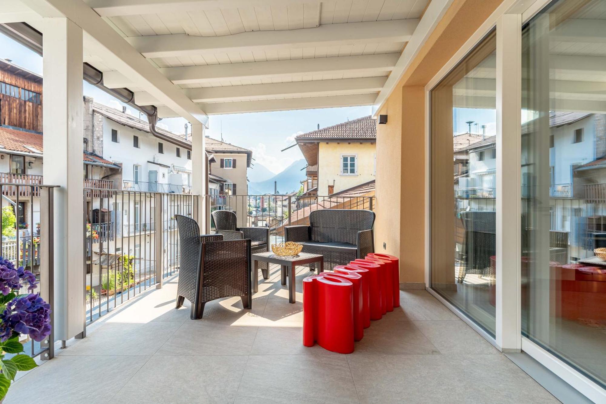 Luxury 2Br W/ River Castle View In Borgo Valsugana Lägenhet Exteriör bild